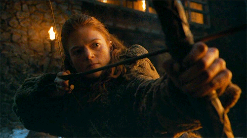 Games Of Thrones Ygritte shoots John Snow 3 times with arrows