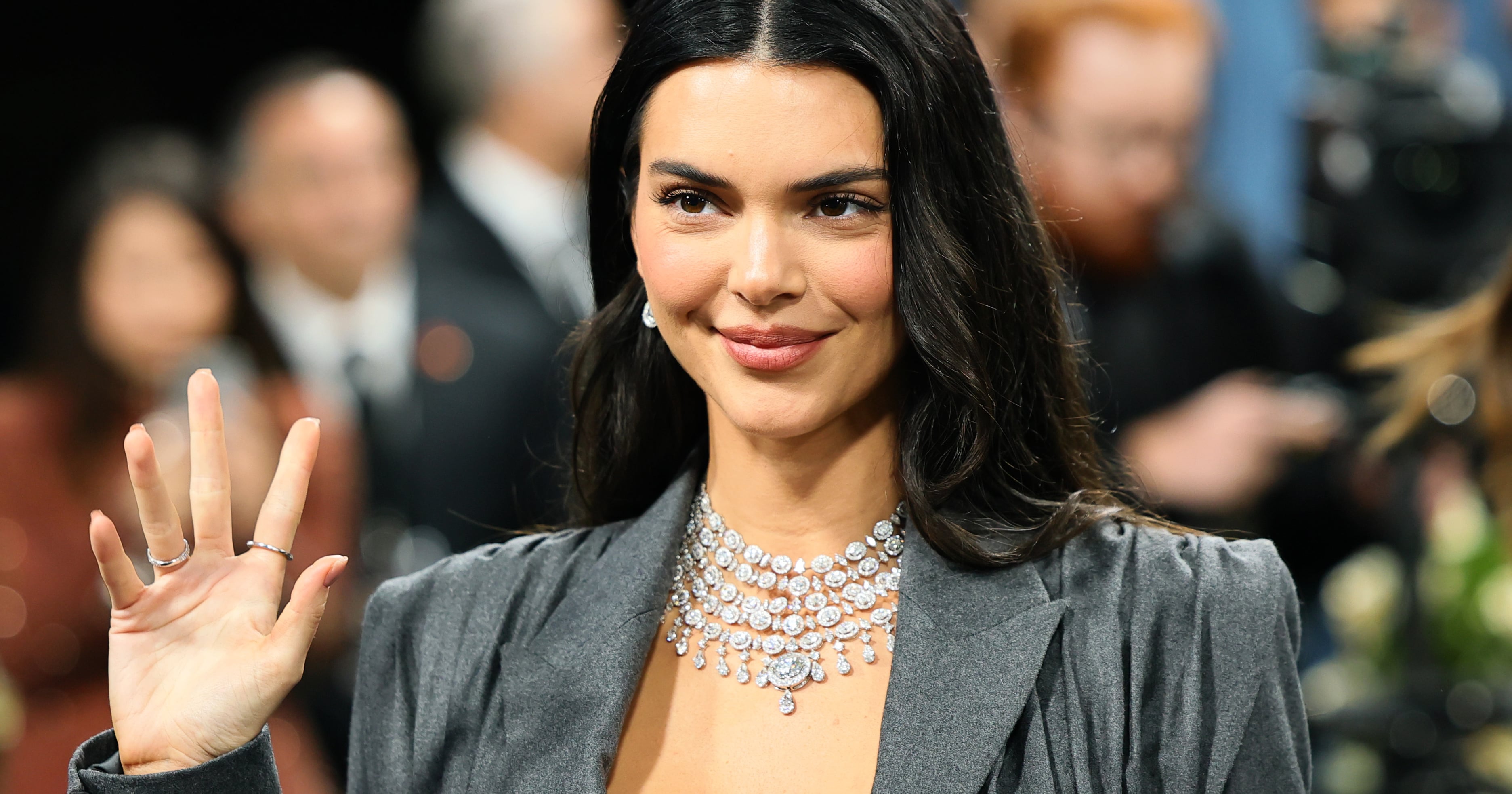 Kendall Jenners $11 Setting Spray Is the Reason Her Met Gala Makeup Lasted in the Rain