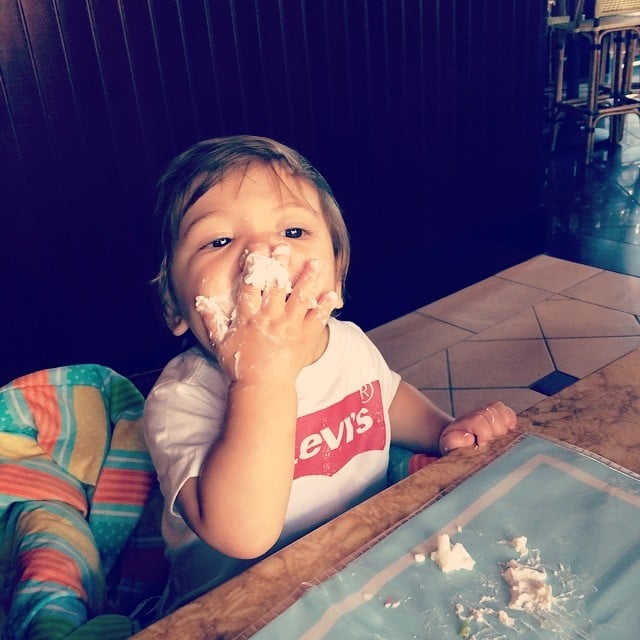 Beau Dykstra really loves his cake — like his mom, Jamie-Lynn Sigler.
Source: Instagram user jamielynnsigler