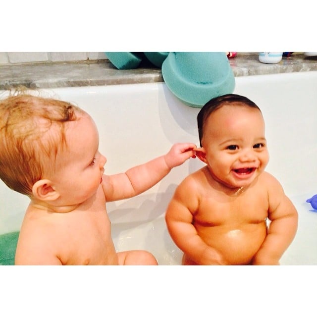 Jessica Simpson's son, Ace, and Cacee Cobb's son, Rocco, had some fun while getting clean in the bath. 
Source: Instagram user jessicasimpson