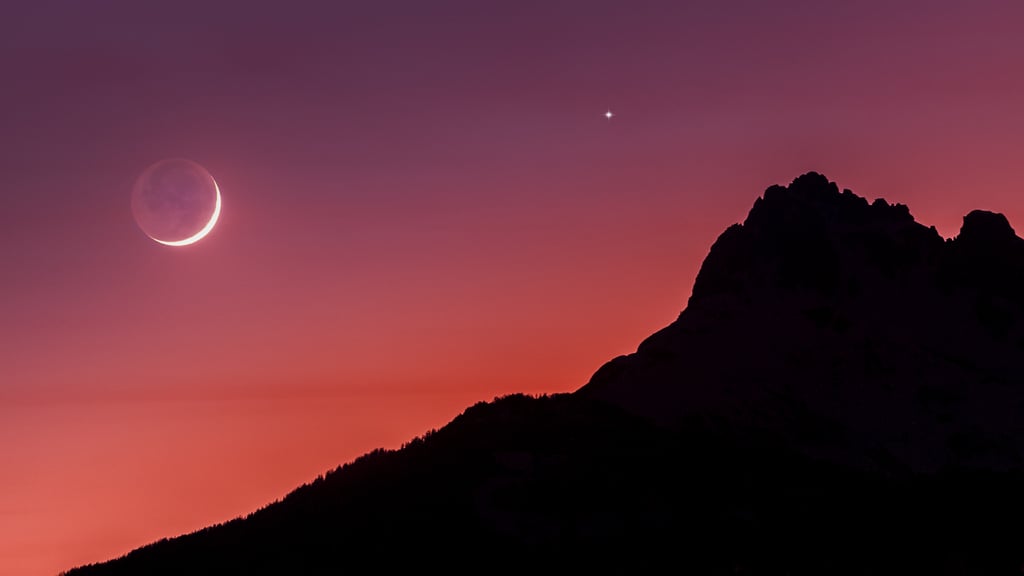 Mercury is the closest planet to the sun.