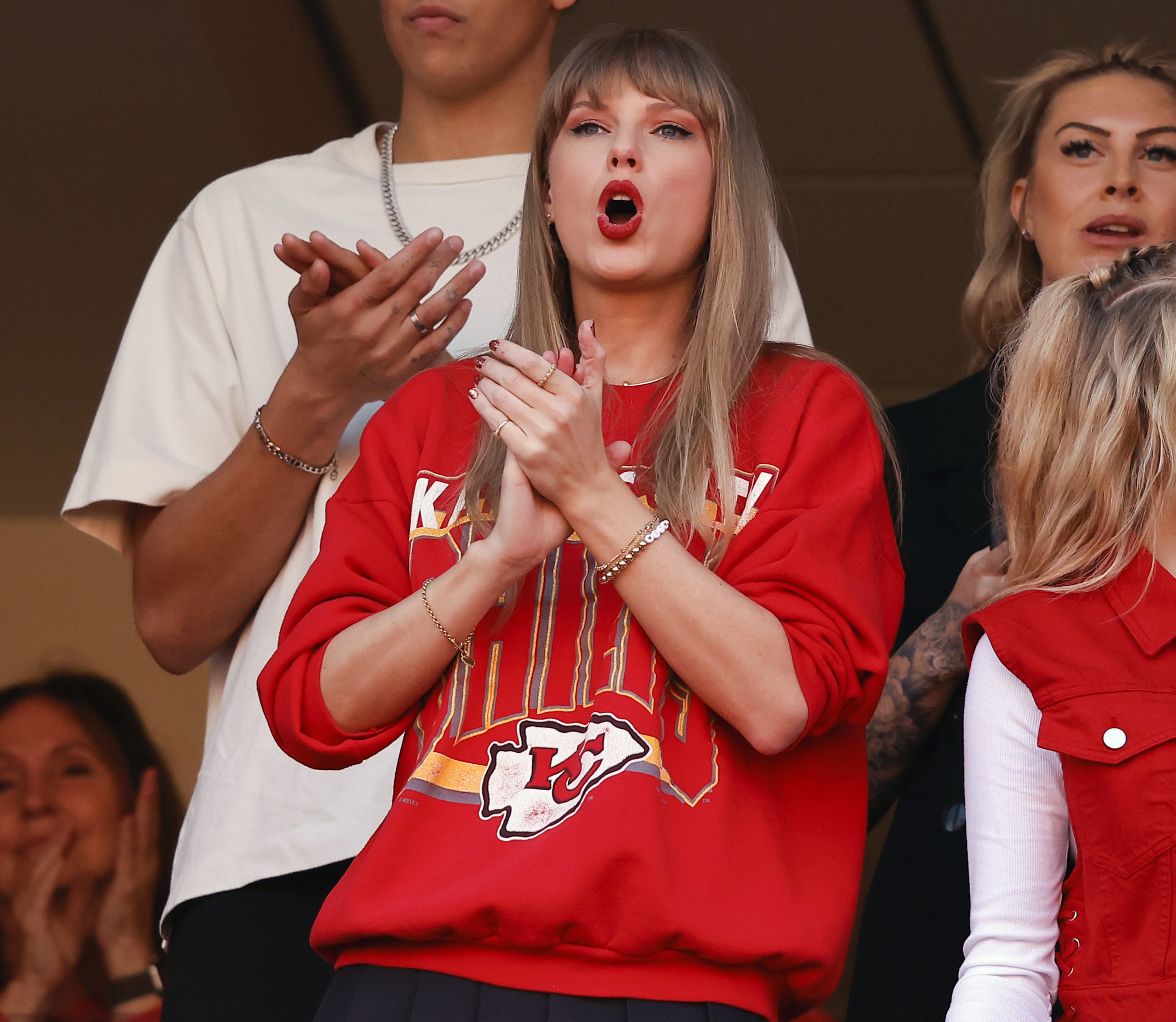 Every Detail of Taylor Swift's Game Day Style, from '87' Jewelry