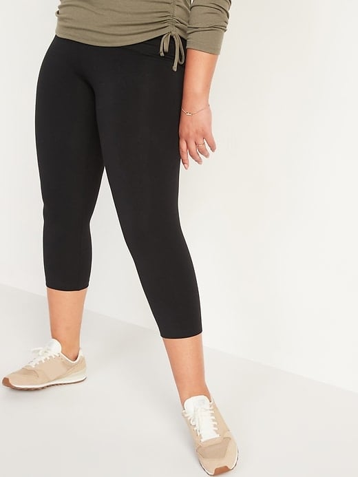 Old Navy Extra High-Waisted PowerChill Hidden-Pocket Cropped Leggings