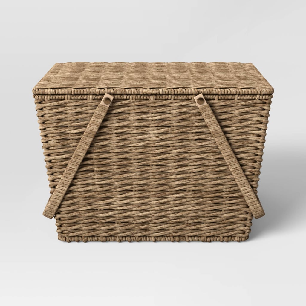 存储和装饰:门槛设计与工作室McGee长方形人造藤野餐篮