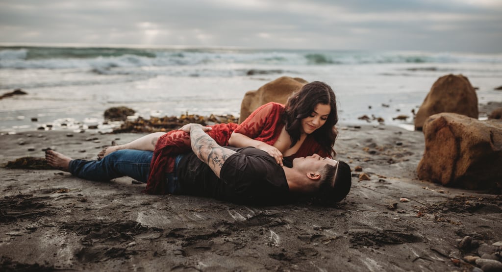 Romantic Beach Couple Pictures