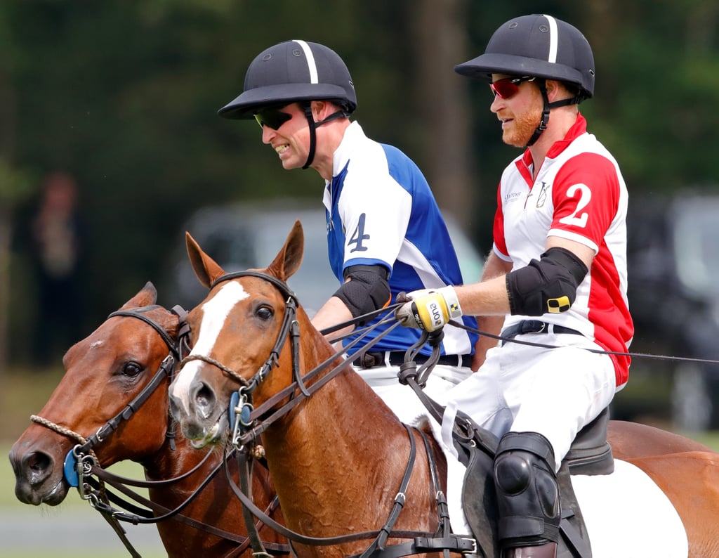 威廉王子和哈里王子骑马的慈善马球比赛在2019年7月。
