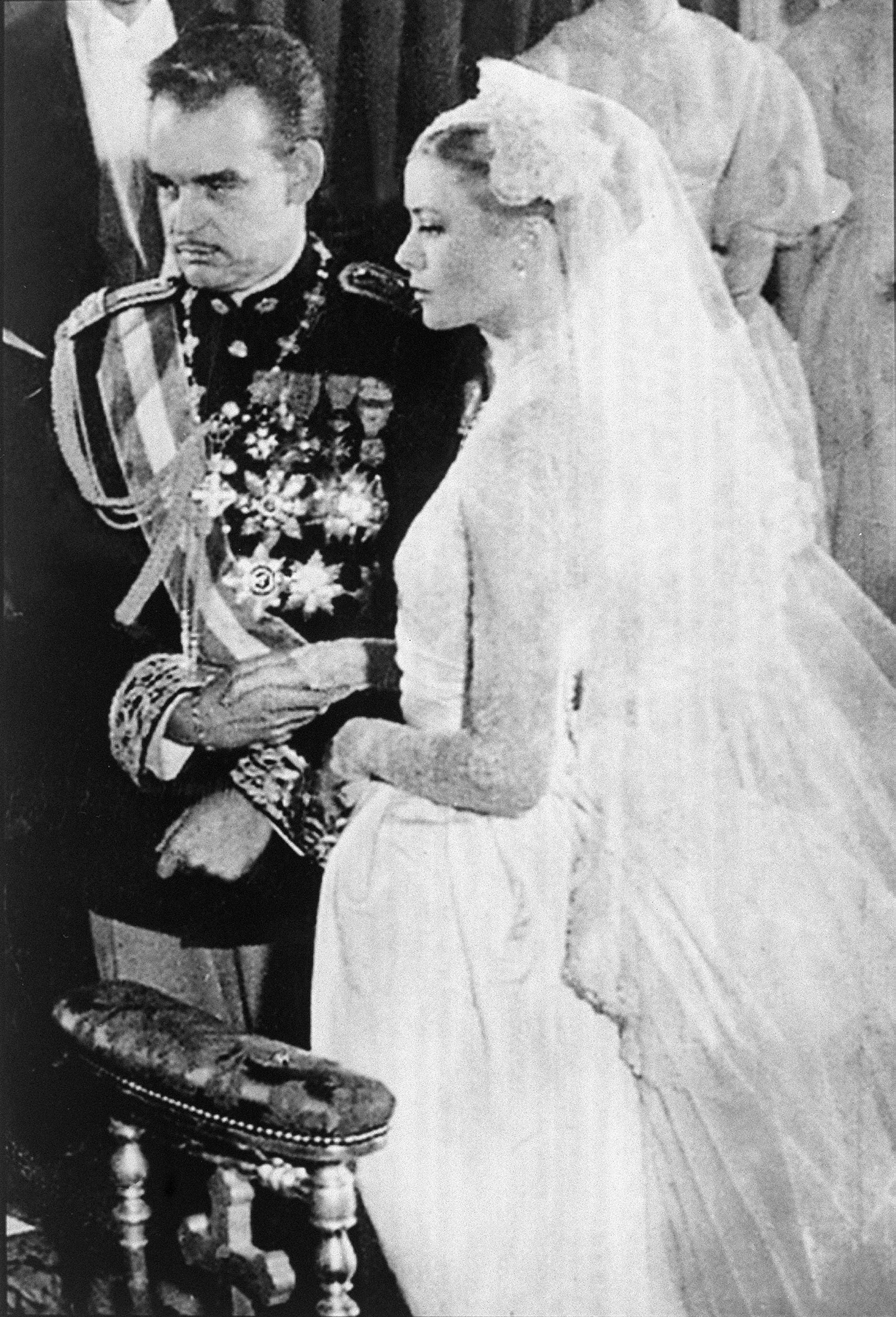 Grace kelly store 1956 oscars dress