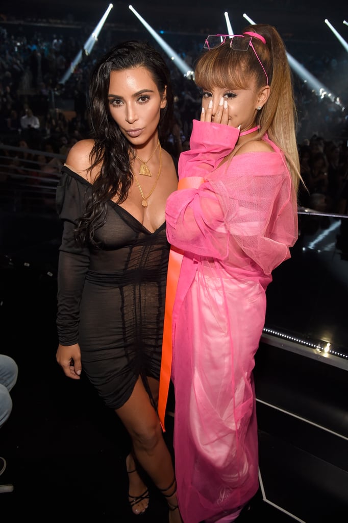 Ariana Grande Covering Her Face at the 2016 MTV VMAs
