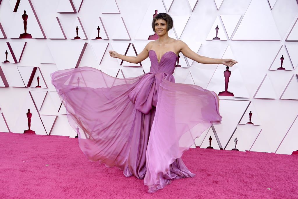 Halle Berry Debuted a Short Bob Haircut at the Oscars 2021