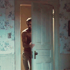Hot Photos of Ryan Reynolds in The Amityville Horror | POPSUGAR