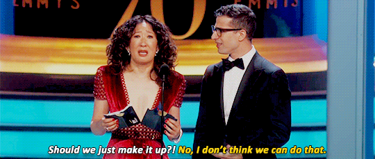 Sandra Oh Re-Creates La La Land Mistake at 2018 Emmys Video