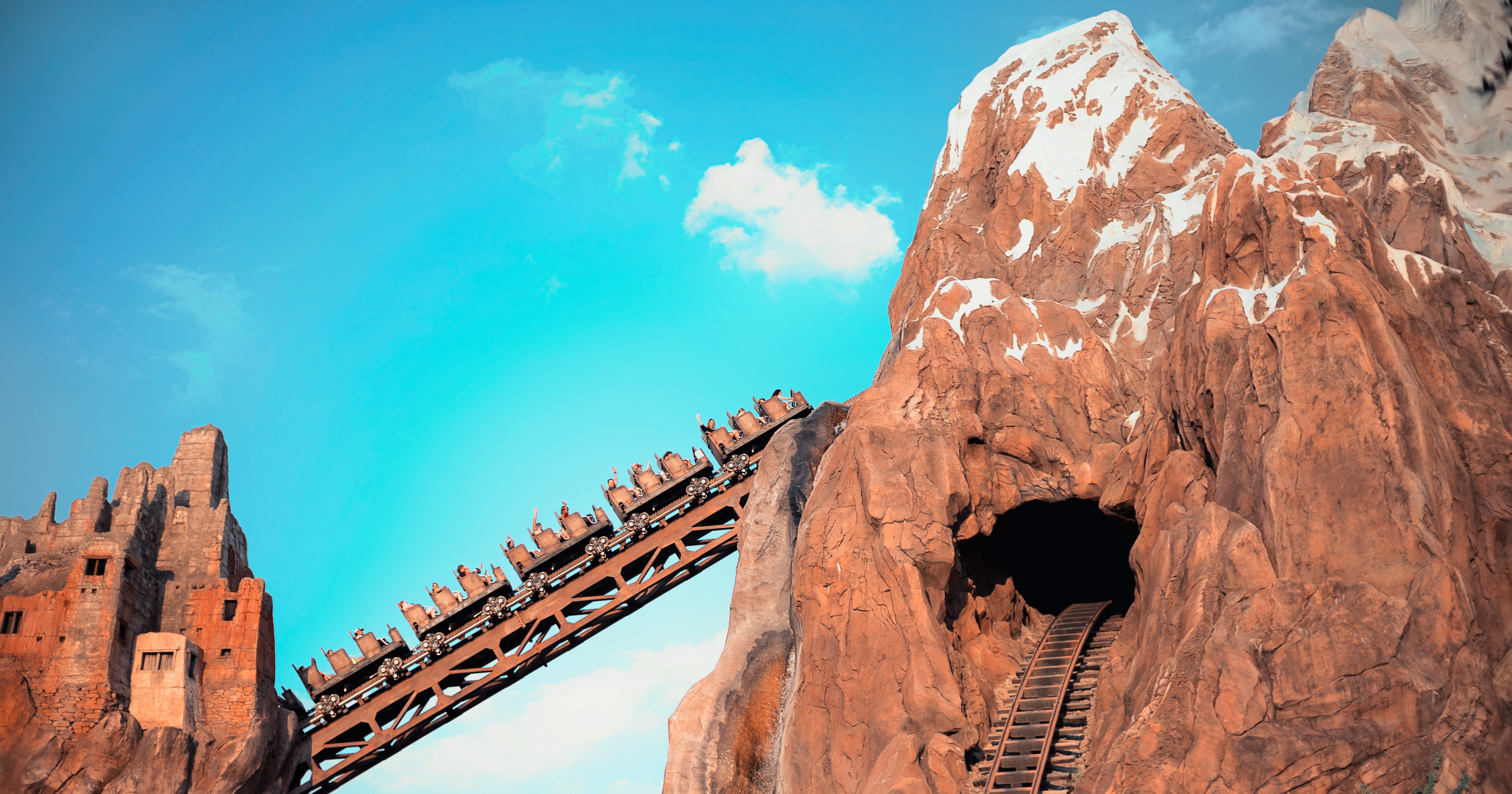 9 Famous Roller Coasters You Can Virtually Ride Right Now POPSUGAR Smart Living