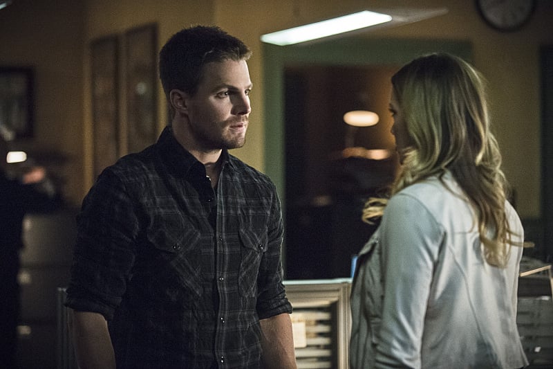 Stephen Amell Pictures on Arrow