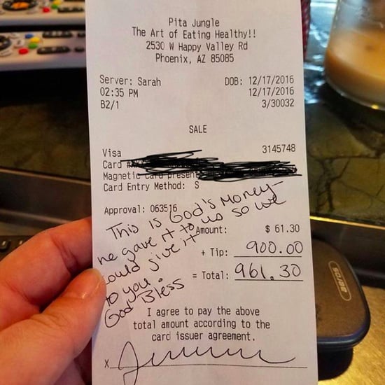Stranger Leaves Pregnant Waitress Large Tip