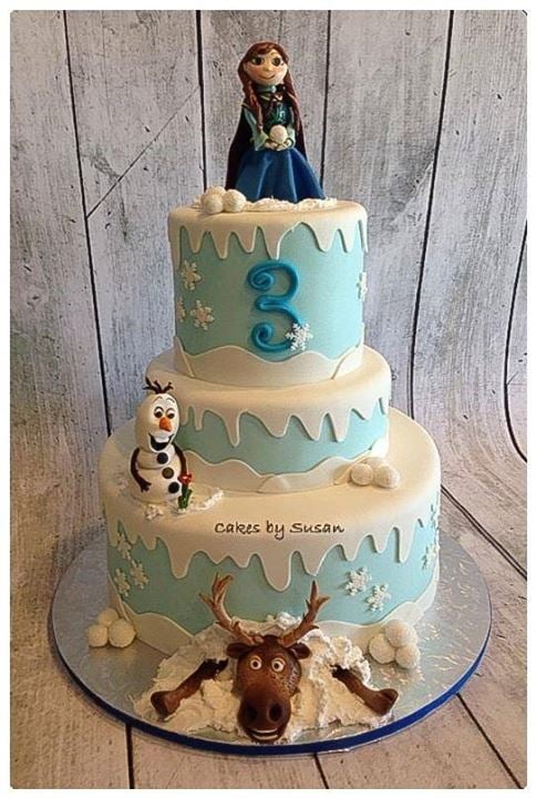 A Wow-Worthy Frozen Cake