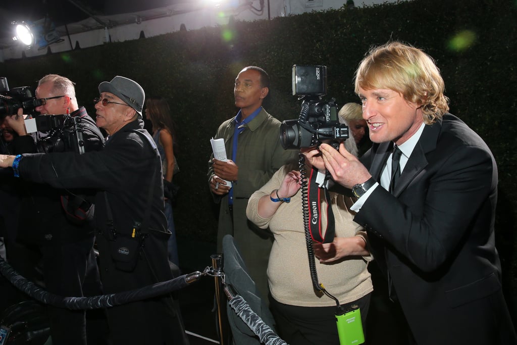 Owen Wilson turned the tables on a photographer outside of The Beverly Hilton.