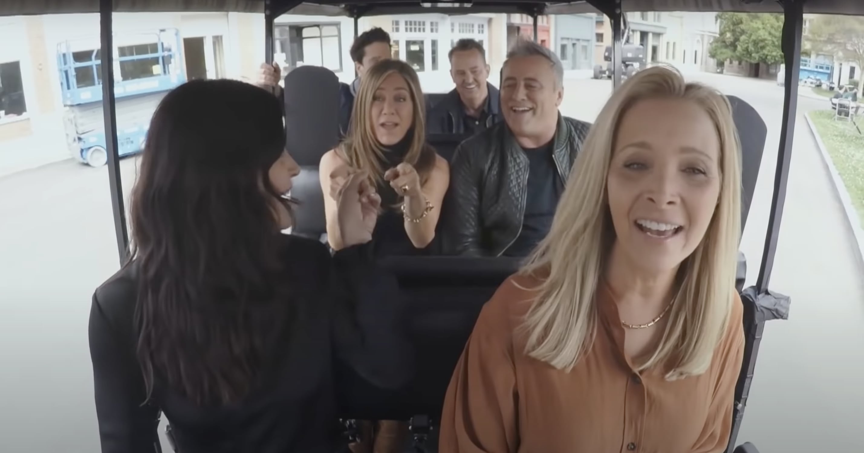 Watch the Cast of Friends Carpool Karaoke POPSUGAR Entertainment(00)