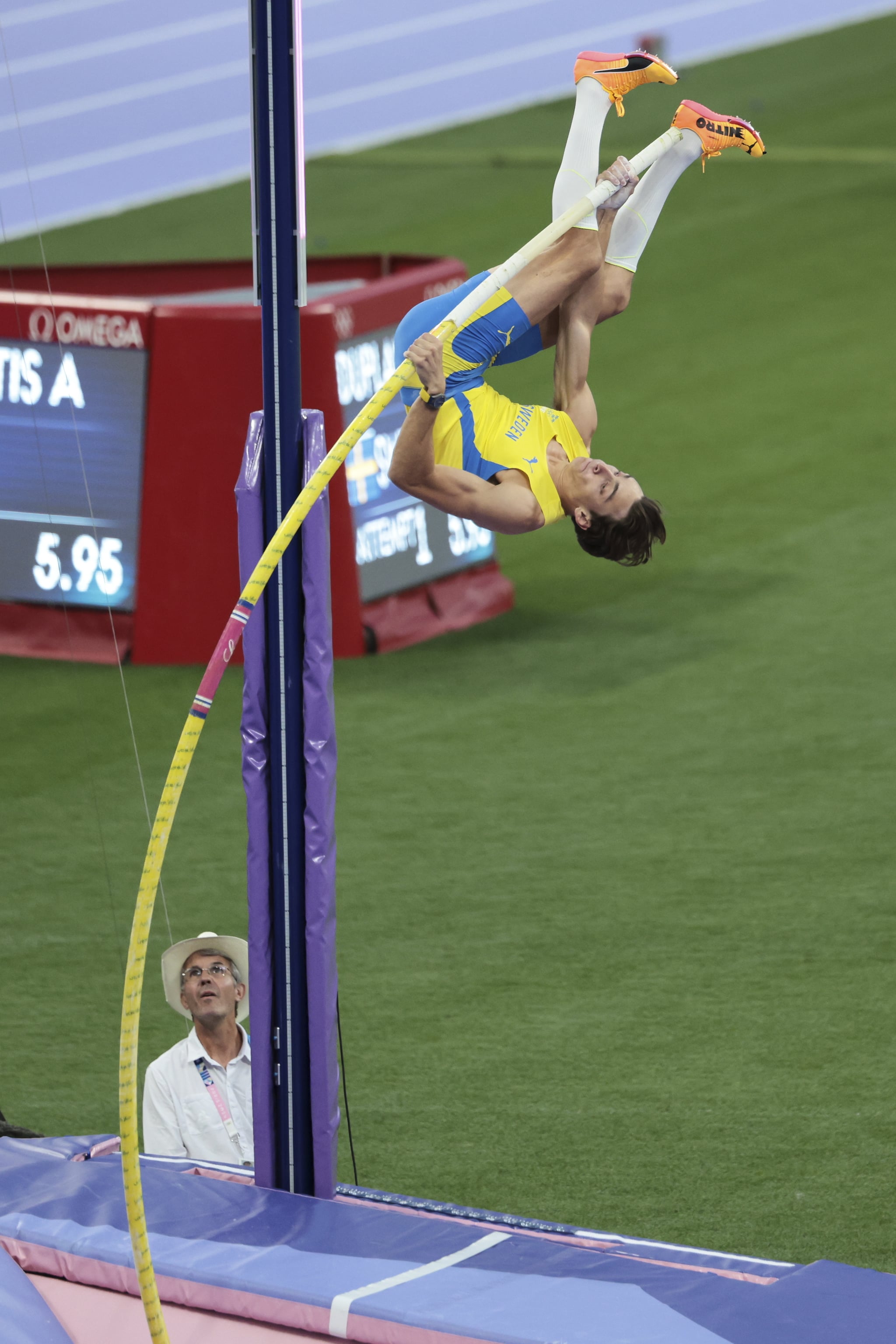 PARIS, FRANCE - AUGUST 05: Armand Duplantis aka Mondo Duplantis of Team Sweden competes during the Men's Pole Vault Final on day ten of the Olympic Games Paris 2024 at Stade de France  on August 05, 2024 in Paris, France. (Photo by Jean Catuffe/Getty Images)