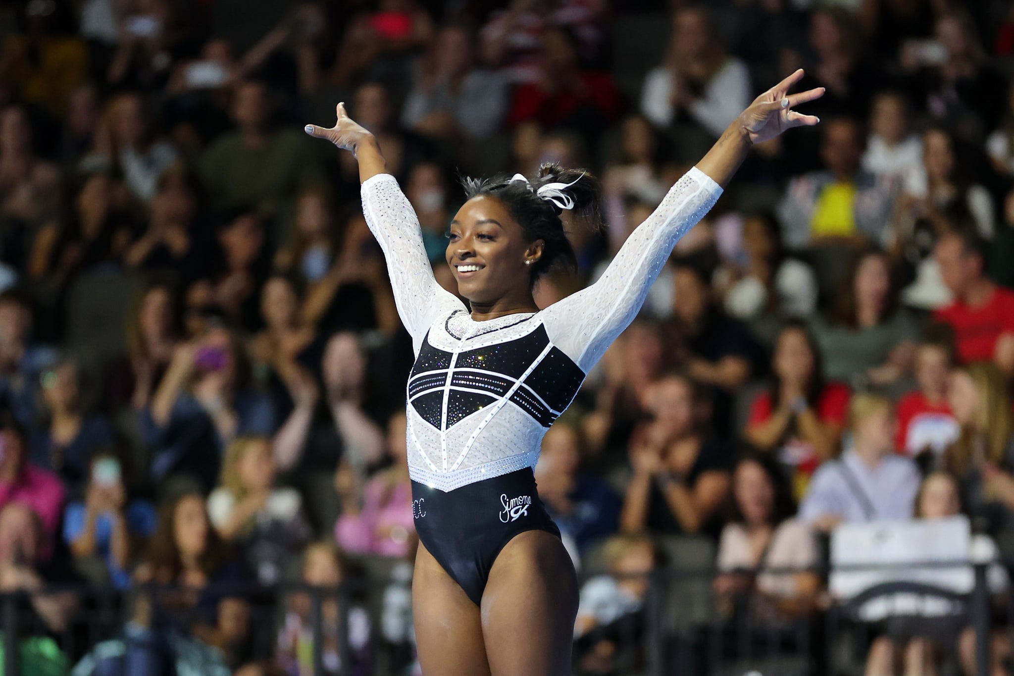 HOFFMAN ESTATES, ILLINOIS - AUGUST 05: Simone Biles competes in the floor exercise during the Core Hydration Classic at Now Arena on August 05, 2023 in Hoffman Estates, Illinois. (Photo by Stacy Revere/Getty Images)