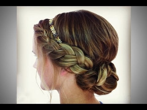'90s Ponytail Updo Hairstyle
