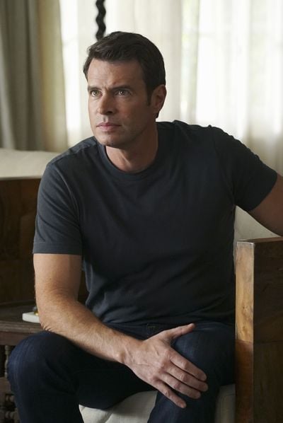 Jake is happy to be freed from Rowan's grasp, but he doesn't want to be VP. He wants a normal house in the 'burbs. Olivia reads him the riot act and tells him that he WILL do what she says. While Jake was under Rowan's thumb, he's now under Olivia's. Mellie officially announces that Jake is her running mate.