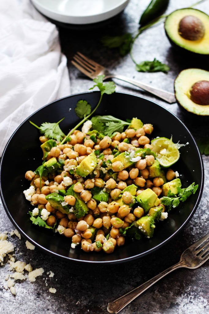 Guacamole Salad With Chickpeas