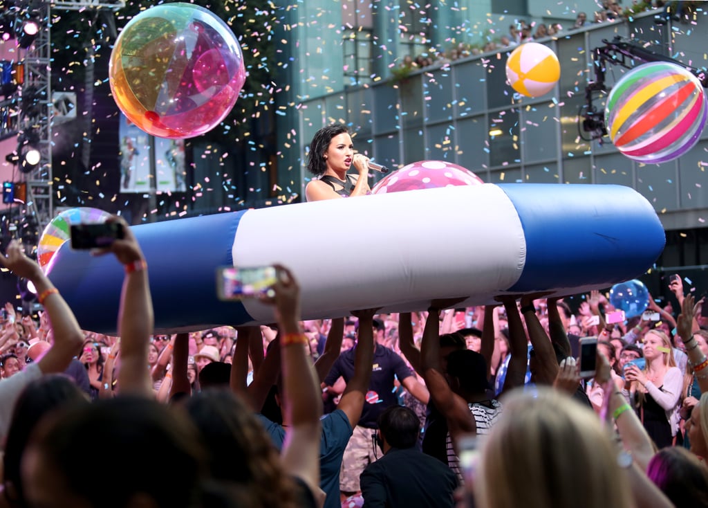 Demi Lovato's Performance at 2015 MTV VMAs