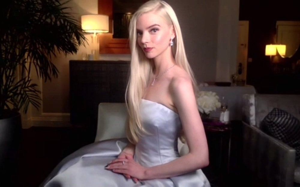 Anya Taylor-Joy's Best Moments at the 2021 Golden Globes