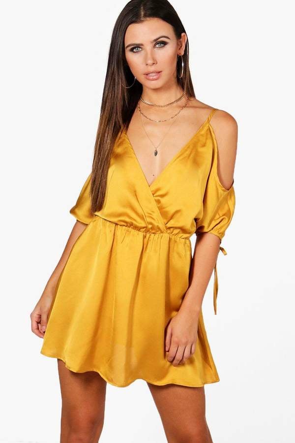 Boohoo Petite Phoebe Plunge Satin Batwing Skater Dress