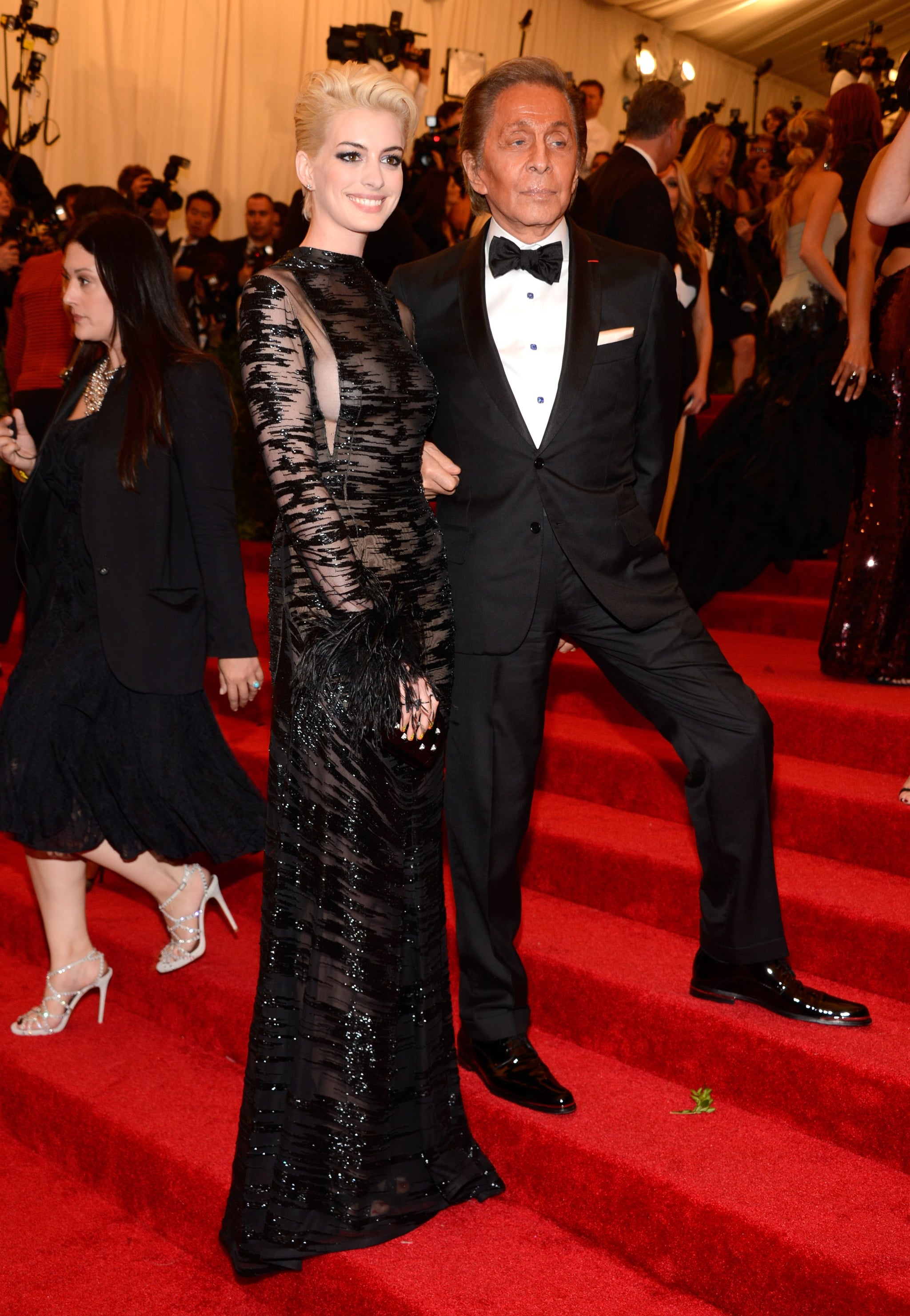 Anne Hathaway And Valentino Garavani At The Met Gala 2013 All The Ladies On The Met Gala Red Carpet Popsugar Celebrity Photo 114