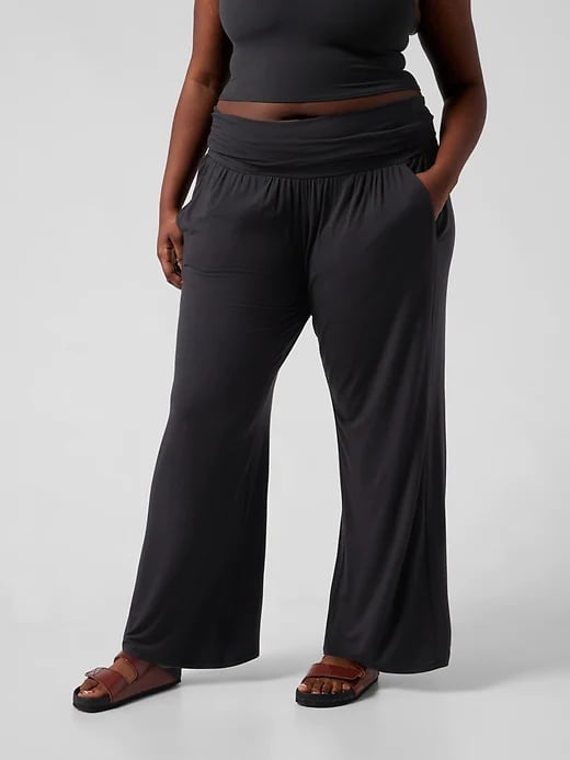 StayAtHome Outfits: 11 Ways To Wear Athleta's Foldover Waist Sweatpants   Wide leg pants outfit, Wide leg yoga pants, Wide leg yoga pants outfit