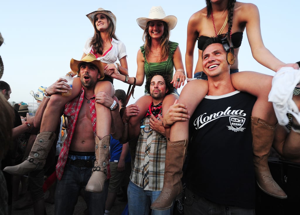 Three Boyfriends Gave Their Significant Others A Boost At Stagecoach Cute Couples At Summer 7926