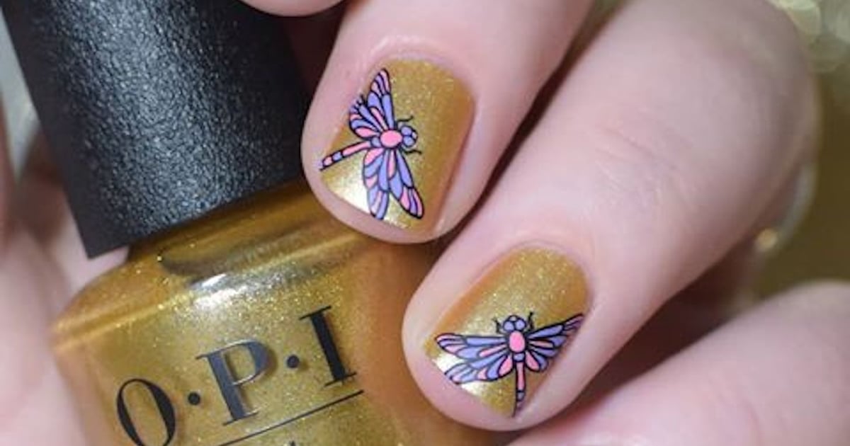 Hãy khám phá ảnh về ý tưởng vẽ hoa sen trên móng tay với những họa tiết con chuồn chuồn xinh đẹp này. Tạo dấu ấn riêng cho phong cách của bạn với công nghệ vẽ móng tân tiến nhất và sâu sắc hơn với những họa tiết sen thanh lịch.