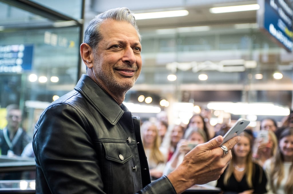 Jeff Goldblum Plays Piano in London Station