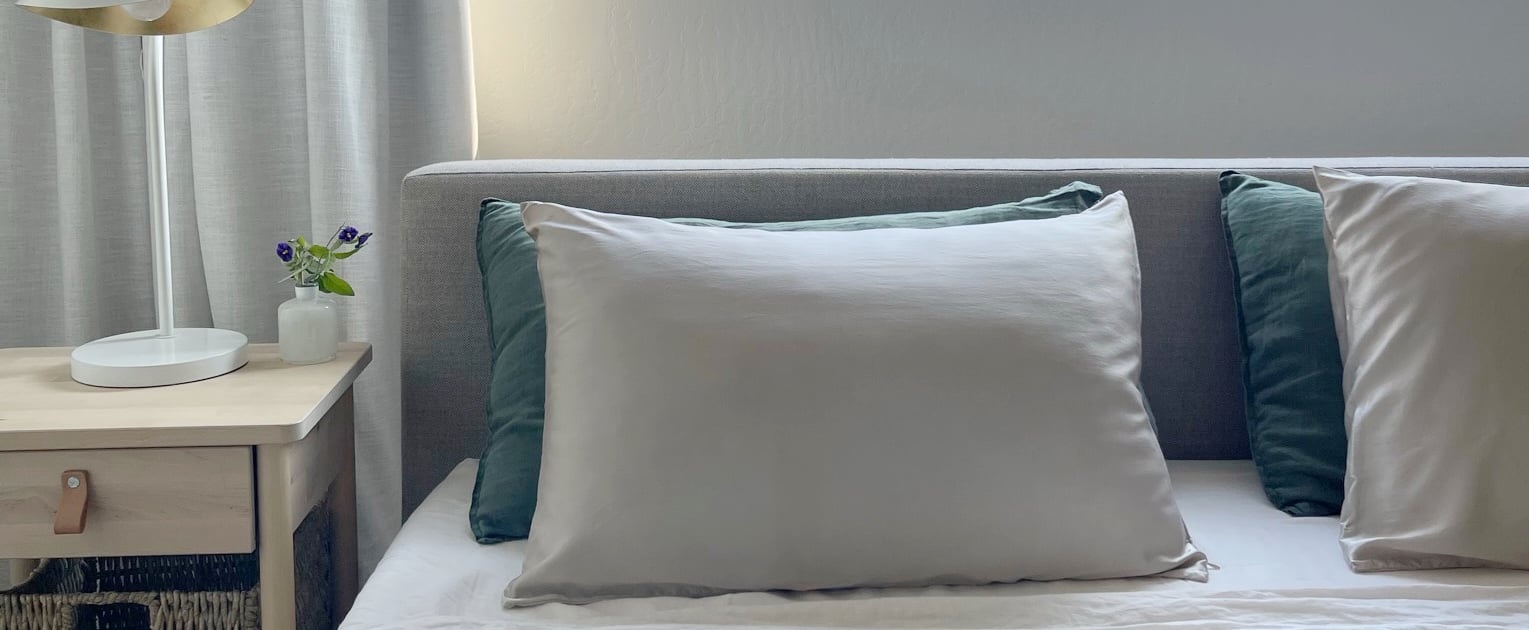 Quince Mulberry Silk Pillowcase Review and Photos