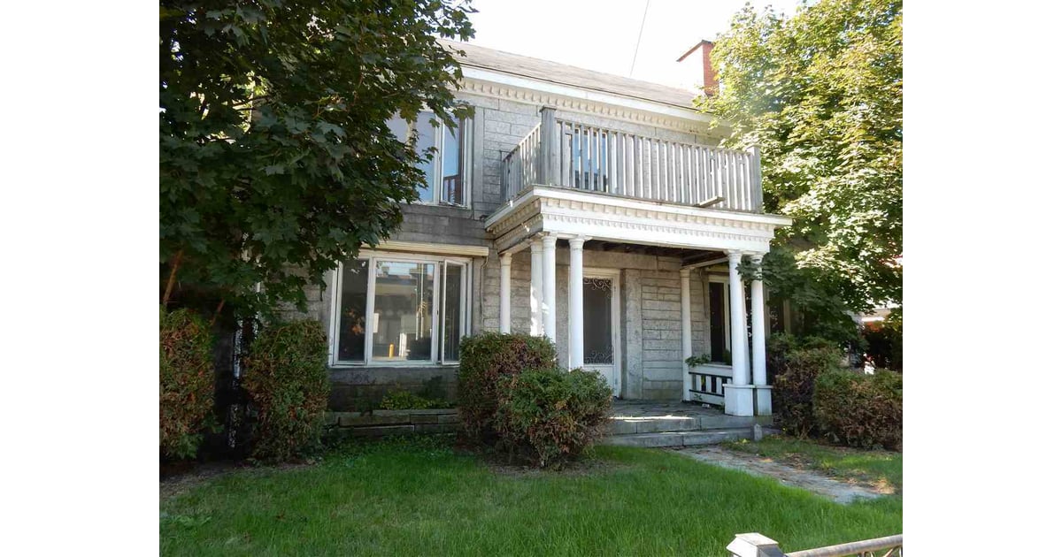 US Canada Border House POPSUGAR Home Photo 11