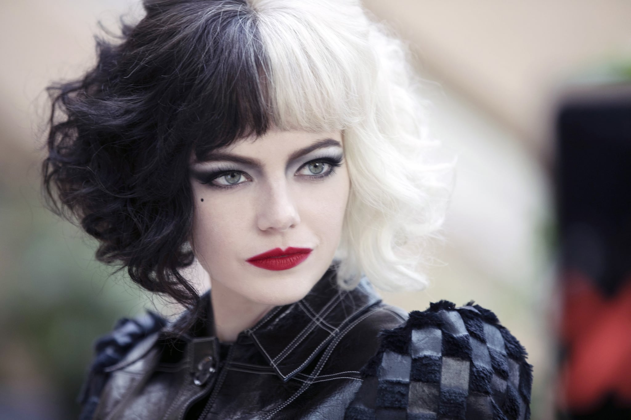 CRUELLA, Emma Stone as Cruella de Vil, 2021. ph: Laurie Sparham /  Disney+ / Courtesy Everett Collection