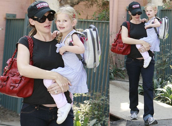 Photos of Jennifer Garner and Violet Affleck in LA 2008-10-02 13:30:00 Photos of Jennifer Garner and Violet Affleck in LA 2008-10-02 13:30:00