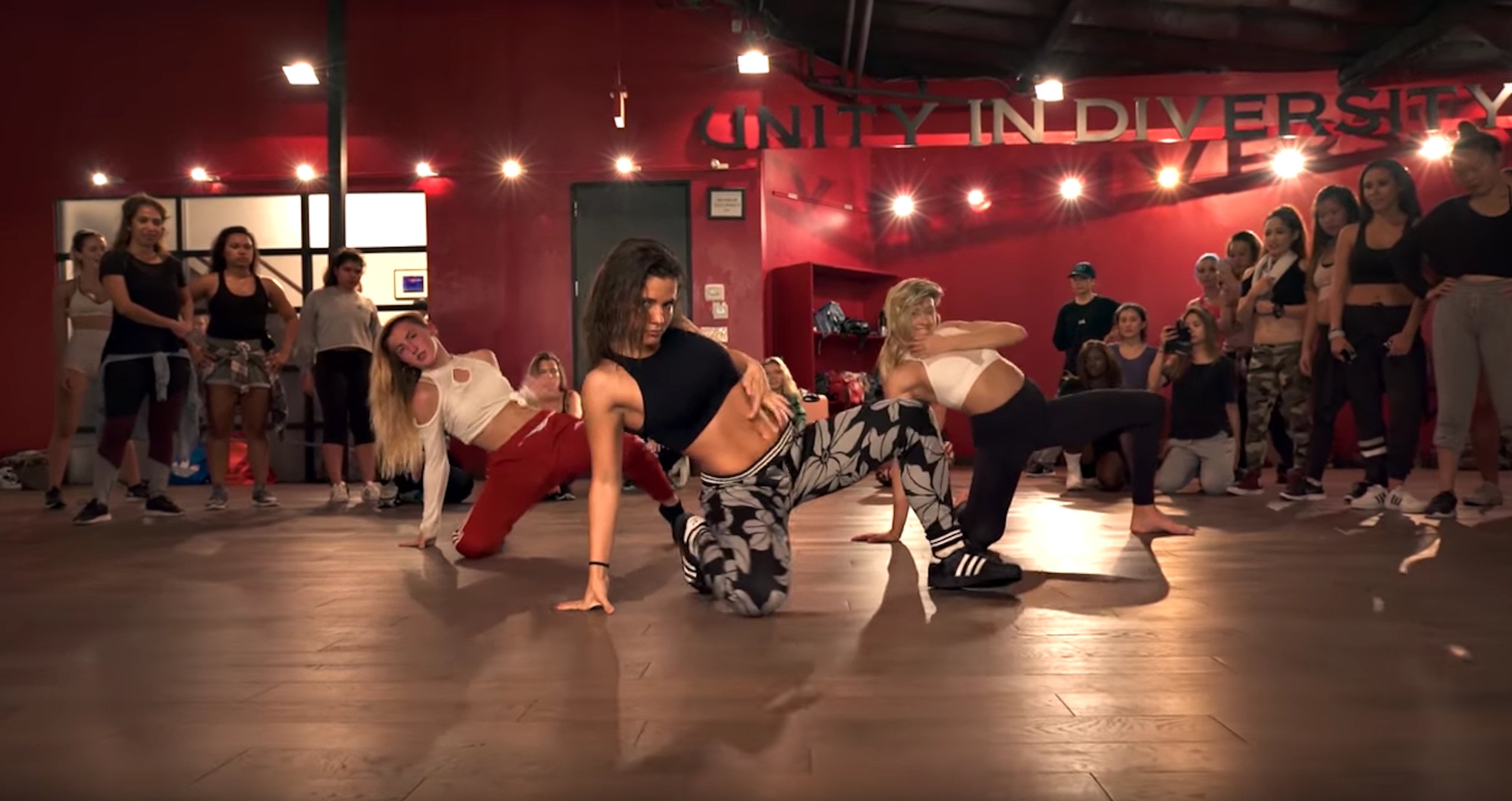Jojo Gomez's Tinashe "Party Favors" Dance Video POPSUGAR Celebrity