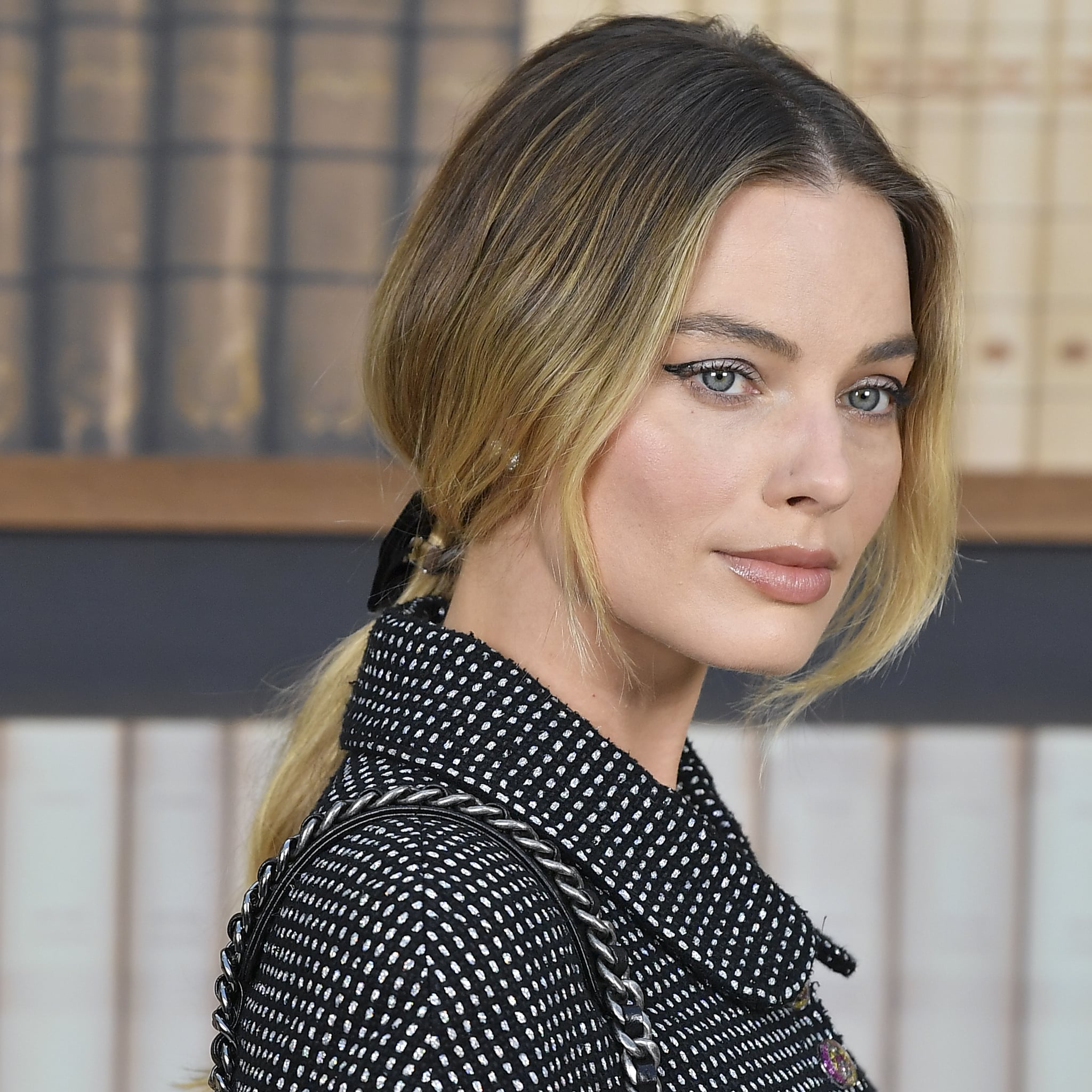 Margot Robbies Negative Space Eyeliner at the Chanel Show  POPSUGAR Beauty