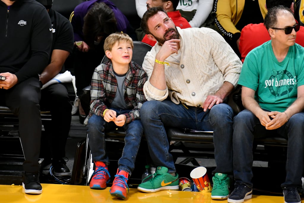 本·阿弗莱克和儿子塞缪尔在Celtics-Lakers游戏
