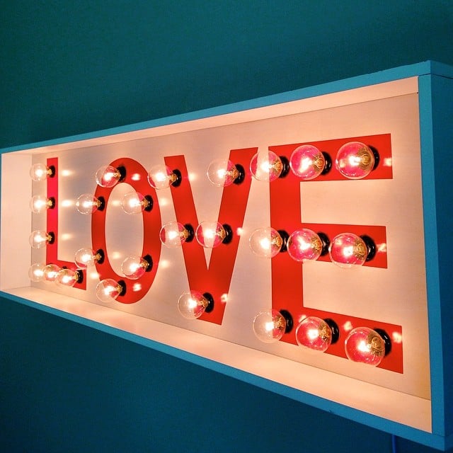 The find: this lovely electric signage.
The find: this lovely electric signage.