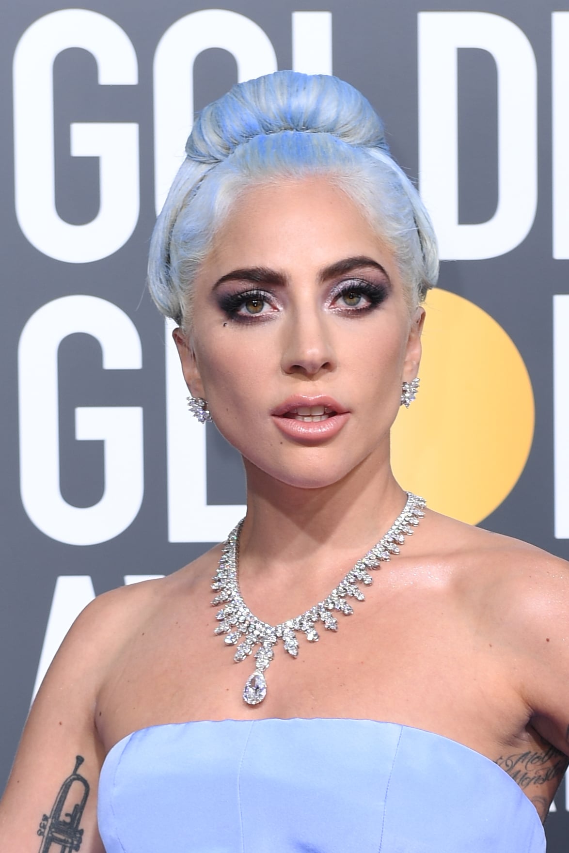 Lady Gaga Aux Cheveux Bleus