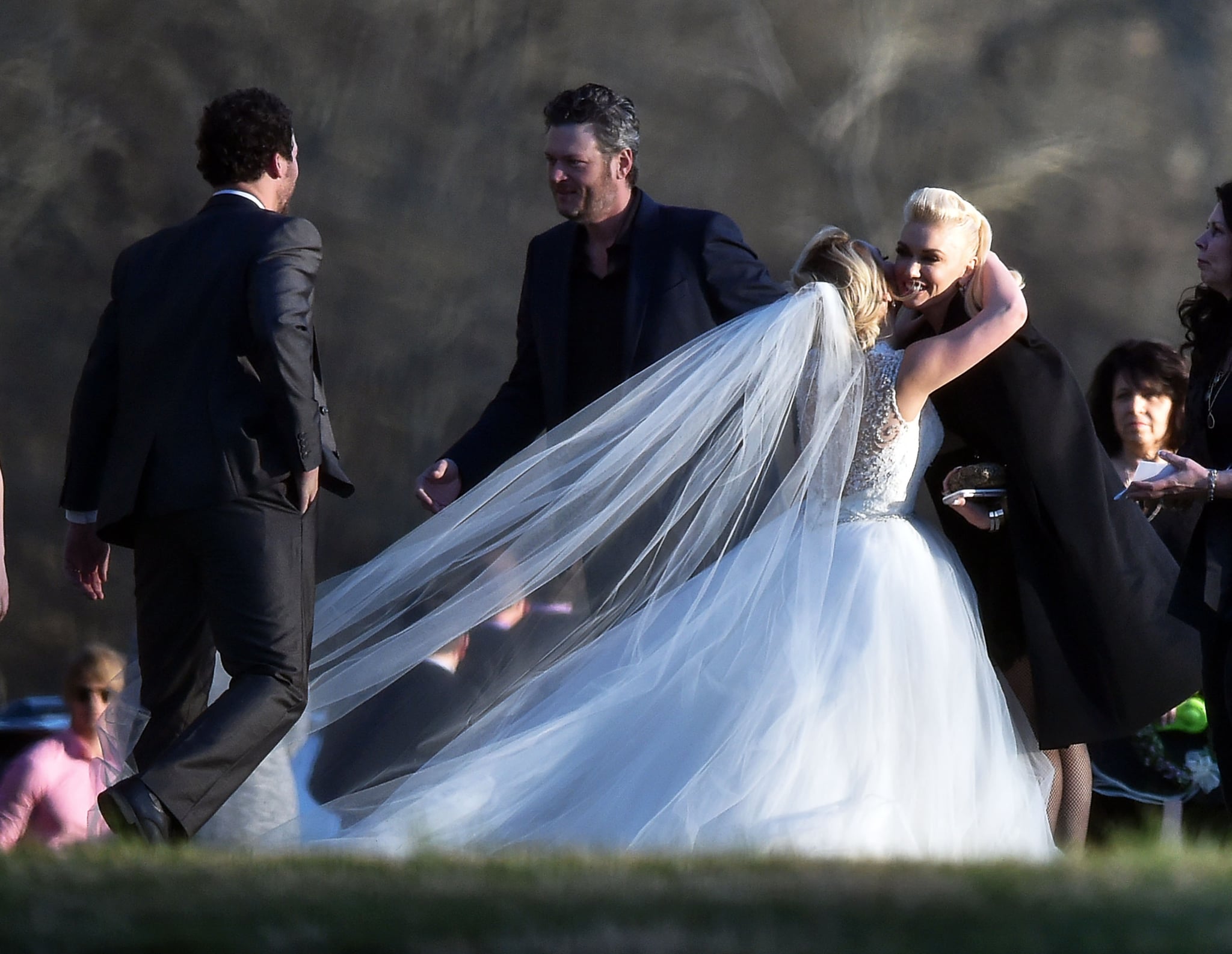 Gwen Stefani And Blake Shelton At Raelynn S Wedding 2016 Popsugar Celebrity