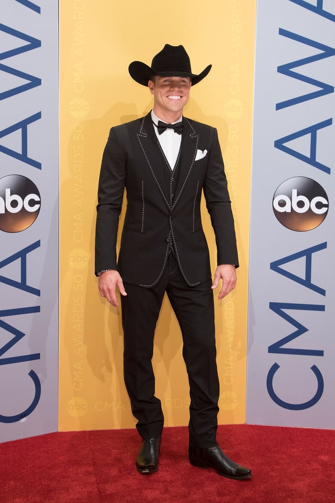 Sexy Dustin Lynch Pictures