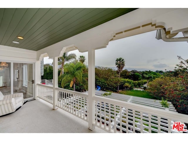 Chris Hemsworth and Elsa Pataky Selling Malibu Home