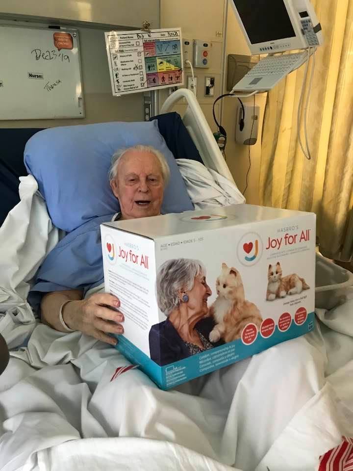 Man With Dementia Receives Robotic Cat For Christmas