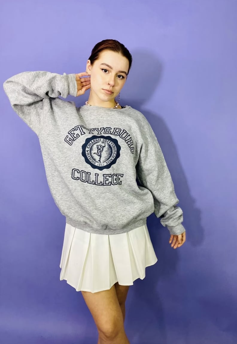 College-Sweatshirt Outfit: Vintage '80s Jansport College Sweatshirt