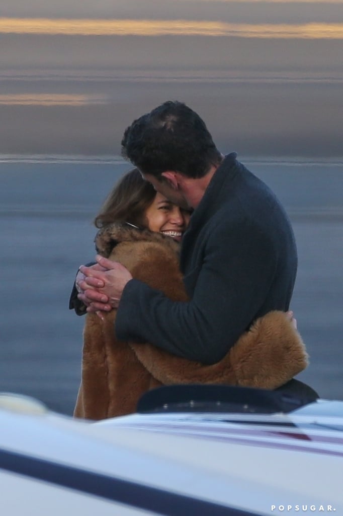 Jennifer Lopez and Ben Affleck Show PDA Before Flight in LA