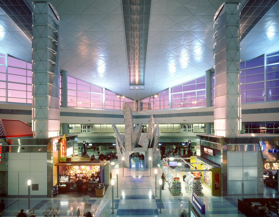 Dallas/Fort Worth International Airport (DFW)